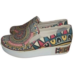 Goby Tribal Print Platform